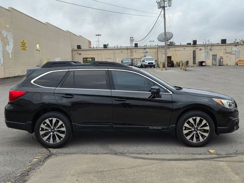 Used 2017 Subaru Outback 3.6R Limited image 4