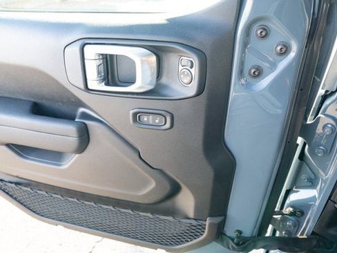 New 2025 Jeep Wrangler Unlimited Rubicon w/ Convenience Group image 25