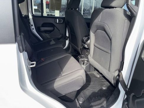 Used 2021 Jeep Gladiator Willys image 12