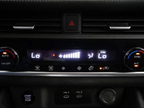 Used 2025 Nissan Rogue SV AWD/4WD image 19