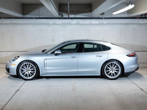 Certified 2023 Porsche Panamera Platinum Edition RWD image 2