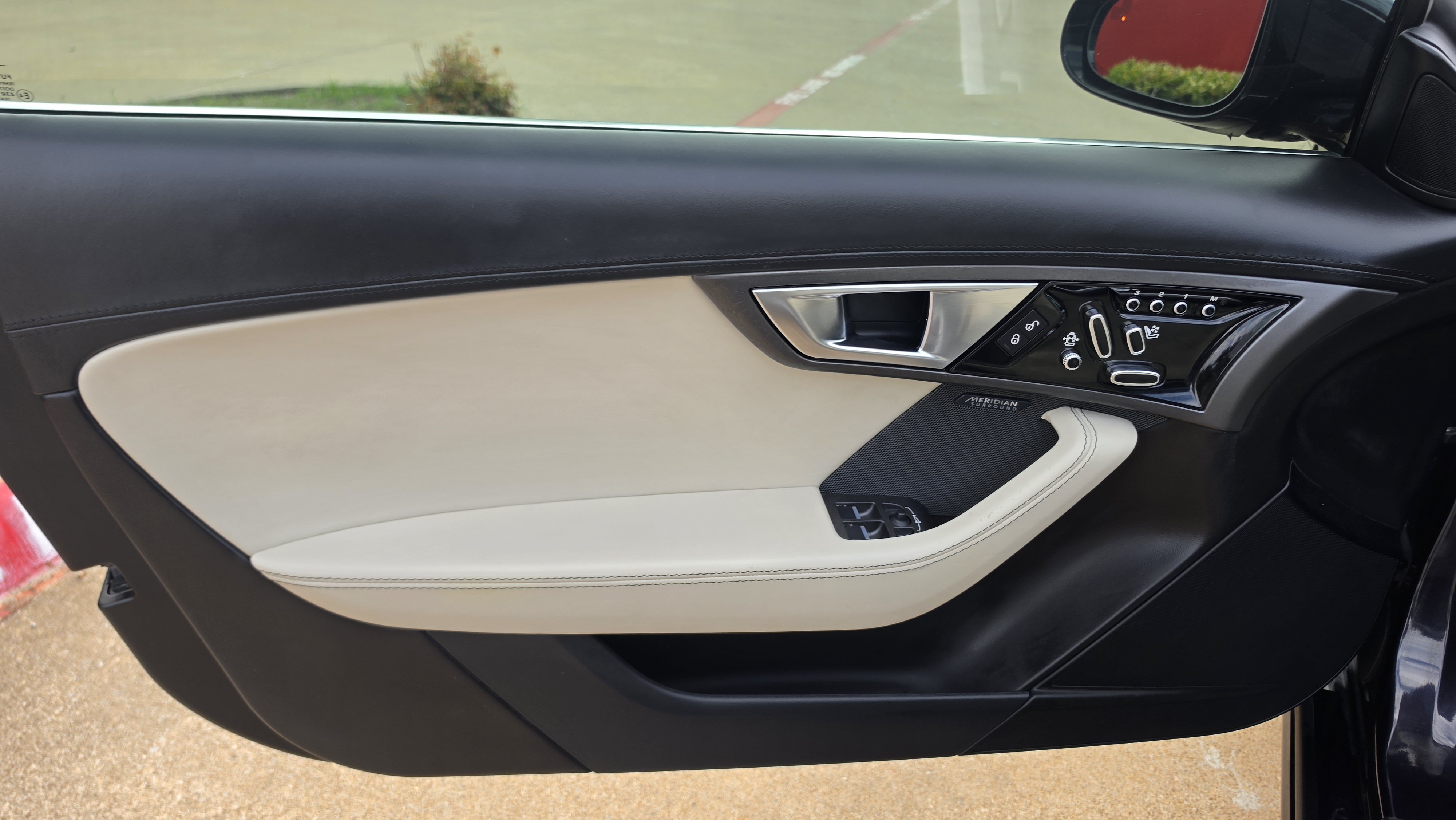 Used 2016 Jaguar F-TYPE Coupe RWD image 23