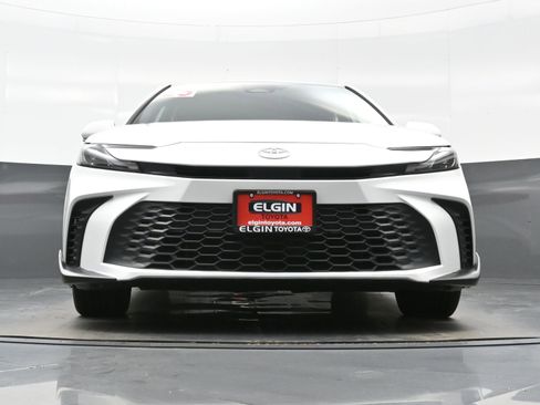 Used 2025 Toyota Camry SE image 26