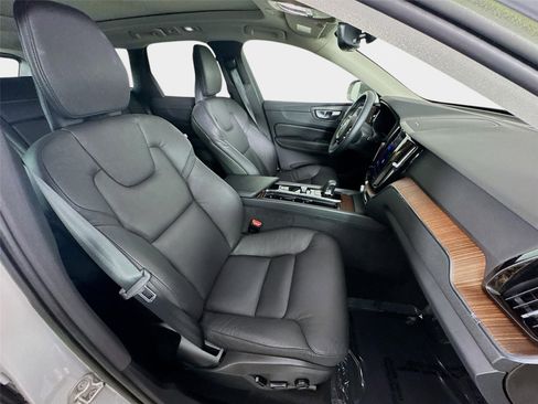 Used 2023 Volvo XC60 B5 Plus w/ Protection Package Premier AWD/4WD image 30