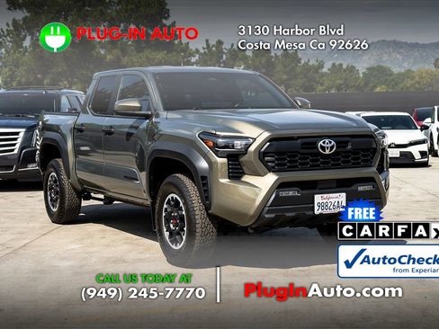 Used 2024 Toyota Tacoma TRD Off-Road AWD/4WD image 4