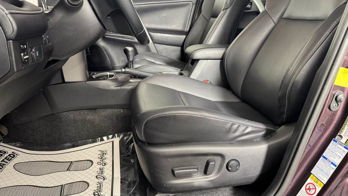 Used 2016 Toyota RAV4 Limited AWD/4WD image 16