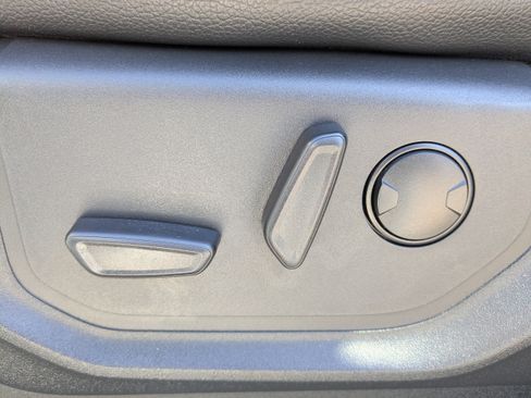 Used 2022 Ford F250 Lariat w/ Lariat Value Package image 20