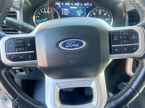 Used 2023 Ford Expedition Max XLT image 11