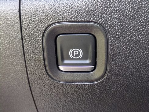 Used 2024 Chevrolet Silverado 1500 Custom Trail Boss image 25