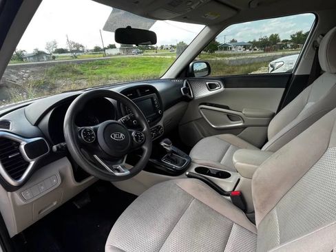 Used 2021 Kia Soul LX FWD image 11