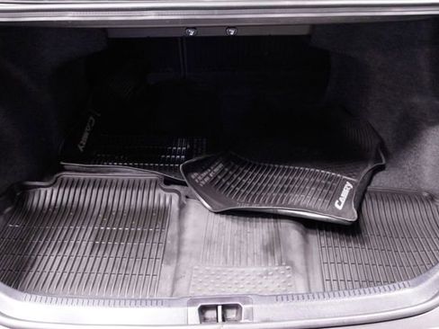 Used 2017 Toyota Camry SE image 21