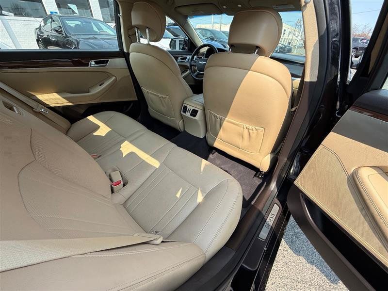 Used 2018 Genesis G80 3.8 RWD image 27