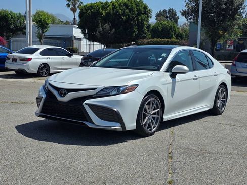 Used 2022 Toyota Camry XSE FWD image 10