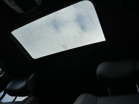 Used 2021 Jeep Grand Cherokee Limited w/ Trailer Tow Group IV image 5