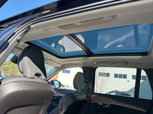 Used 2025 Volvo XC90 T8 Plus w/ Protection Package Premier image 28