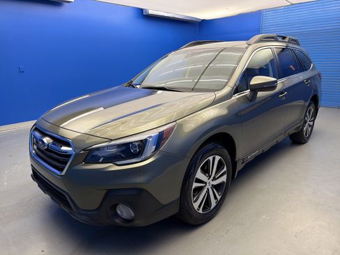 Used 2018 Subaru Outback 2.5i Limited image 4