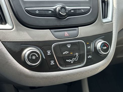 Used 2018 Chevrolet Malibu LS image 18