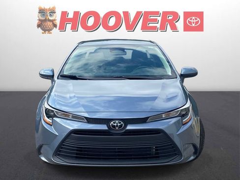 Used 2025 Toyota Corolla LE FWD image 2