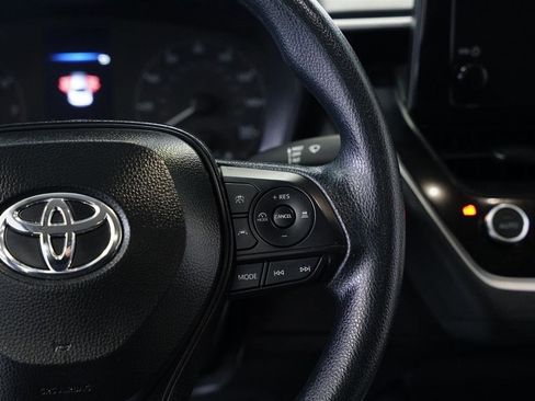 Used 2025 Toyota Corolla LE image 17