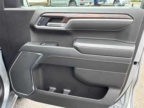Used 2025 GMC Sierra 1500 SLT image 16