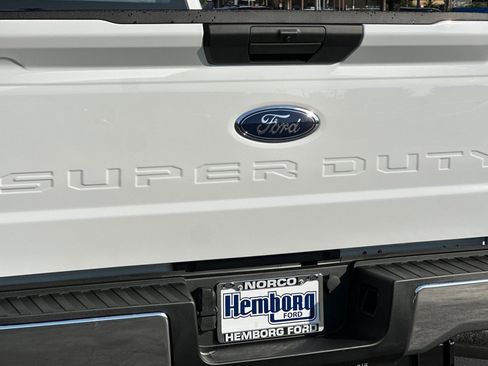 New 2026 Ford F250 XL w/ XL Chrome Package image 23