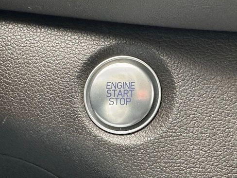 Used 2019 Hyundai Santa Fe SEL image 31