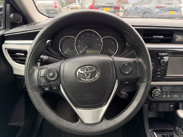 Used 2016 Toyota Corolla LE FWD image 18