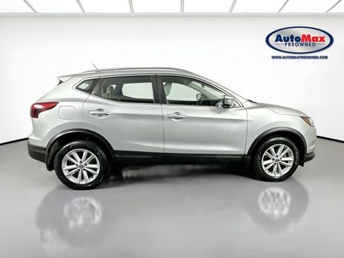 Used 2019 Nissan Rogue Sport SV w/ Technology Package AWD/4WD image 9