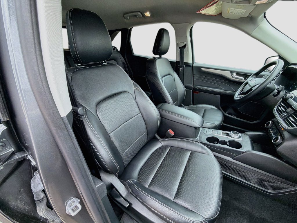 Used 2022 Ford Escape SEL w/ Equipment Group 302A AWD/4WD image 28