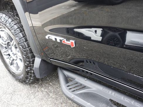 Used 2024 GMC Sierra 1500 AT4 w/ AT4 Preferred Package image 12