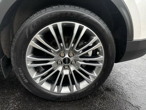 Used 2017 Lincoln MKX Reserve w/ Lincoln MKX Climate Package AWD/4WD image 12