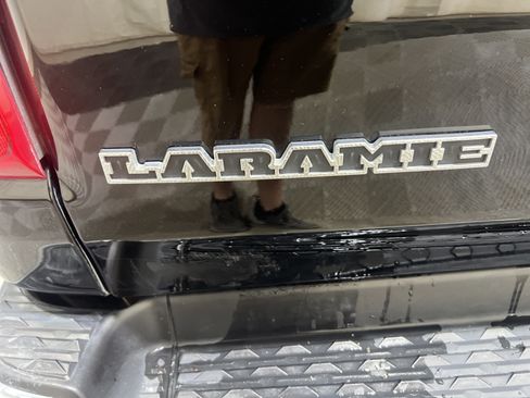 Used 2022 RAM 1500 Laramie AWD/4WD image 3