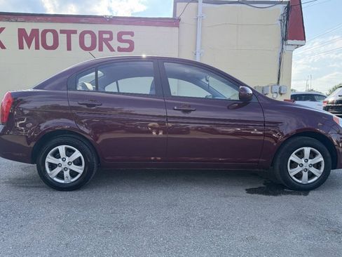Used 2011 Hyundai Accent GLS FWD image 6