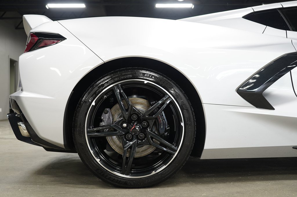 Used 2020 Chevrolet Corvette Stingray Coupe w/ Z51 Performance Package RWD image 27