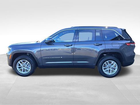 New 2026 Jeep Grand Cherokee Laredo AWD/4WD image 2