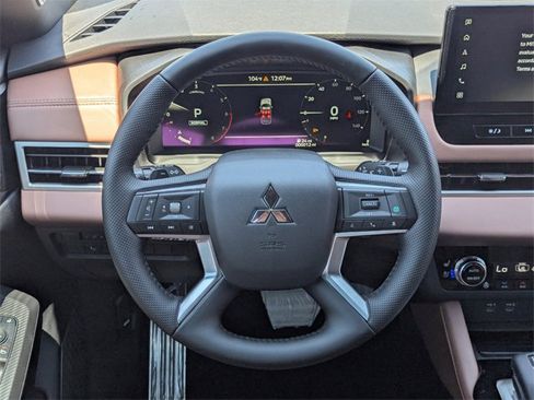 New 2025 Mitsubishi Outlander SEL image 18