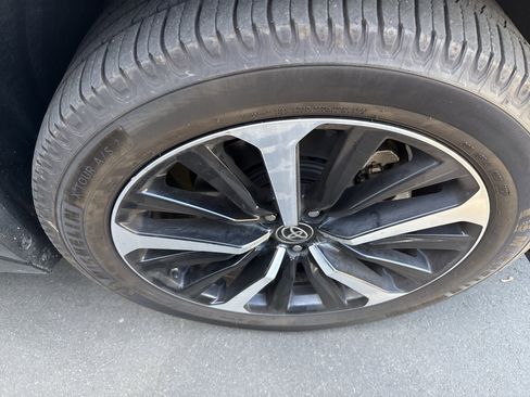 Used 2022 Toyota Highlander XSE image 9