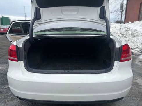 Used 2014 Volkswagen Passat TDI SE image 16