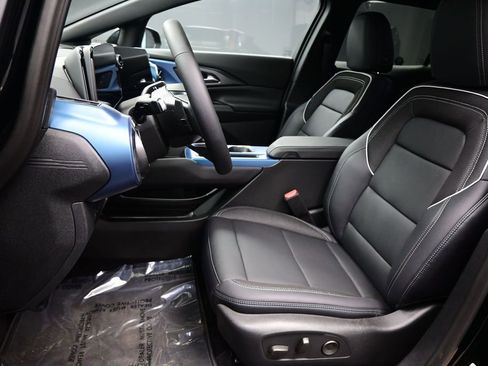 Used 2026 Chevrolet Equinox EV LT FWD image 9