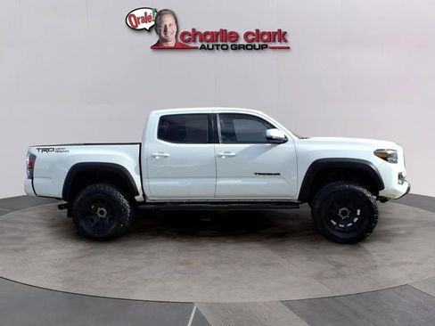 Used 2020 Toyota Tacoma TRD Off-Road w/ Technology Package image 7