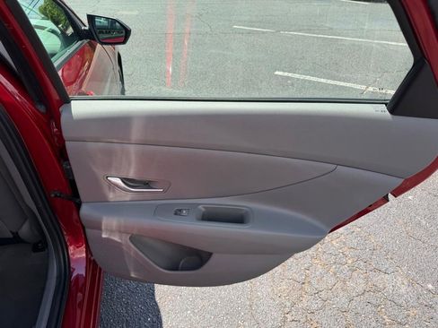 Used 2024 Hyundai Elantra SEL FWD image 23