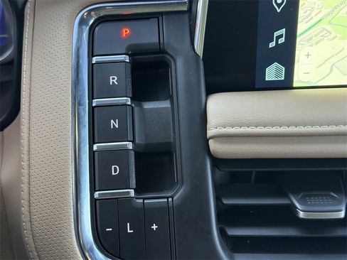 Used 2023 Chevrolet Tahoe Premier w/ Advanced Technology Package image 34