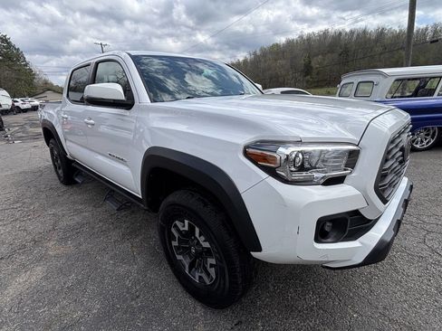 Used 2021 Toyota Tacoma TRD Off-Road w/ Technology Package image 36