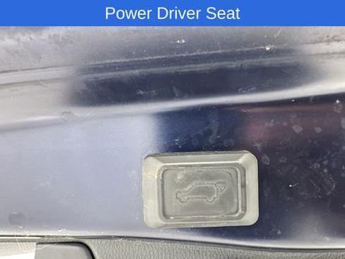 Used 2022 Toyota RAV4 XLE w/ Convenience Package image 16