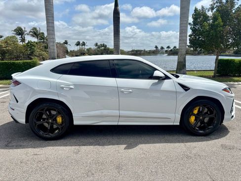 Used 2020 Lamborghini Urus AWD/4WD image 5