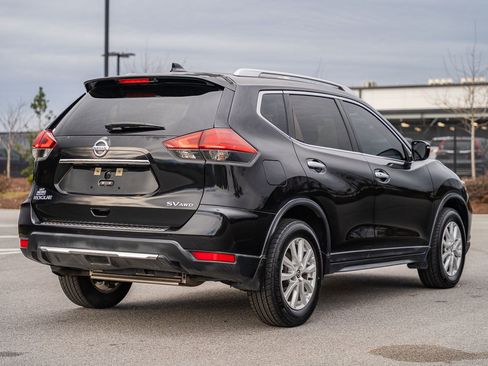 Used 2017 Nissan Rogue SV image 7