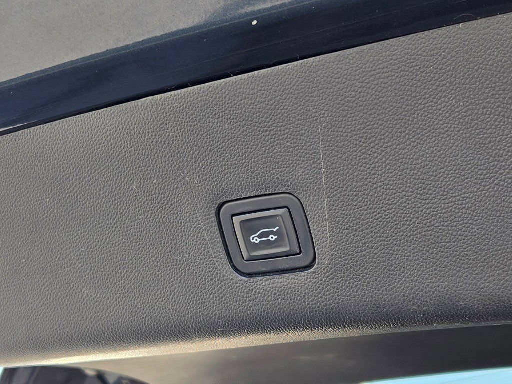 Used 2019 Chevrolet Traverse Premier w/ LPO, Floor Liner Package AWD/4WD image 14
