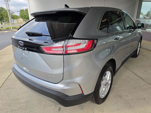 Used 2023 Ford Edge SEL AWD/4WD image 6