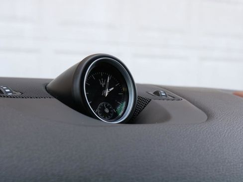 Used 2020 Maserati Levante image 34