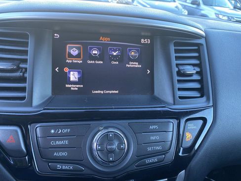 Used 2018 Nissan Pathfinder SV image 11